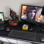 On a essayé et adopté le REKT RGO Desk 140, le bureau pour gamer qui se mont(r)e à la hauteur