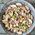 Salade thaïlandaise aux champignons, menthe et coriandre