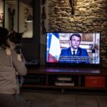 Depuis le début du confinement, les Français passent une heure de plus par jour devant la télévision