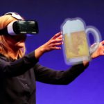 Confinement : faut-il abandonner les apéros virtuels ?