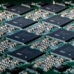 Trump veut qu'Intel et TSMC produisent des semi-conducteurs aux Etats-Unis
