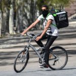 Uber échappe au contrecoup économique du confinement grâce... aux livreurs Uber Eats