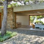 Dans le Var, une maison contemporaine immergée dans la nature