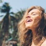 Le top des soins pour protéger et réparer ses cheveux en été