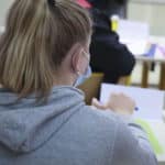 262 classes fermées, masques transparents, congé parental