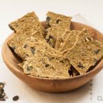 Crackers au sarrasin aux graines anti-inflammatoires sans gluten ni lactose