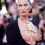 Bella Hadid enflamme la Croisette avec sa robe Schiaparelli