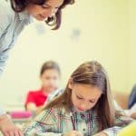 Macron souhaite mieux rémunérer les enseignants... sous conditions !
