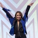 Comment s'habille Philippine Leroy-Beaulieu, l'actrice star d'Emily in Paris ?