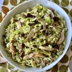 salade de pâtes au poulet, pesto à l’ail des ours et tomates séchées.