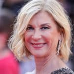 Pour rester mince, Michèle Laroque est fan de ce sport qu'on a presque tous pratiqué pendant notre e...