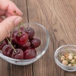 Comment dénoyauter des cerises rapidement et facilement ?