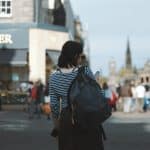 Vous voulez voyager seule ? Cette experte qui a visité 58 pays nous dévoile le conseil ultime pour ê...