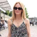 A 51 ans, Vanessa Paradis illumine le défilé Chanel avec son maquillage romantique