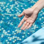 Ce produit du placard peut aussi être utile pour la piscine