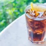 Une rondelle de citron dans votre Coca ? Voici pourquoi vous feriez mieux de refuser