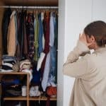 75% de place en plus dans vos placards, c'est possible grâce à cette solution toute bête