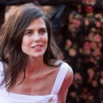 En mini-short et sans collants, Charlotte Casiraghi dévoile ses jambes fuselées en plein automne