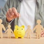 Pour vivre correctement en France, les parents doivent gagner ce salaire (pas moins)