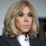 Brigitte Macron ne se sépare plus de ce jean