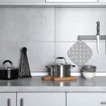 Comment recouvrir un carrelage mural de cuisine avec style ?