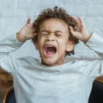 Cette phrase de 6 mots apaise immédiatement les conflits avec votre enfant, selon un expert