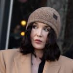 Pour garder une belle peau, Isabelle Adjani utilise ce produit depuis l'âge de 17 ans il fait parti...