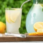 Moins acide et plus rafraîchissante, cette citronnade maison détrône toutes les autres recettes