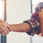 Ce que les artisans conseillent de faire chez soi avant la fin de l'été