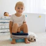 Mon enfant n'est toujours pas propre pour sa rentrée en maternelle, qui va lui changer sa couche ?