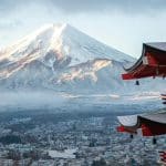 Même à 2H du matin, c'est l'enfer au Mont Fuji : Le surtourisme détruit tout...