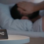 Je suis spécialiste du sommeil et voici la chose que je ne fais jamais avant de dormir