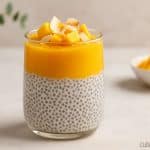 Pudding de chia coco et coulis de mangue