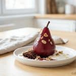 Poires au vin : le dessert d'hiver qui réchauffe les cœurs