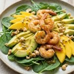 Salade exotique : crevettes saisies et mangue, vinaigrette passion