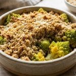 Crumble de chou romanesco à la noisette et au parmesan
