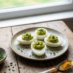 Oeuf mimosa à l'avocat et curcuma sans mayonnaise