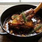 Souris d'agneau confites au four au miel et romarin
